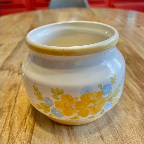 VINTAGE Planter - Picture 1 of 8